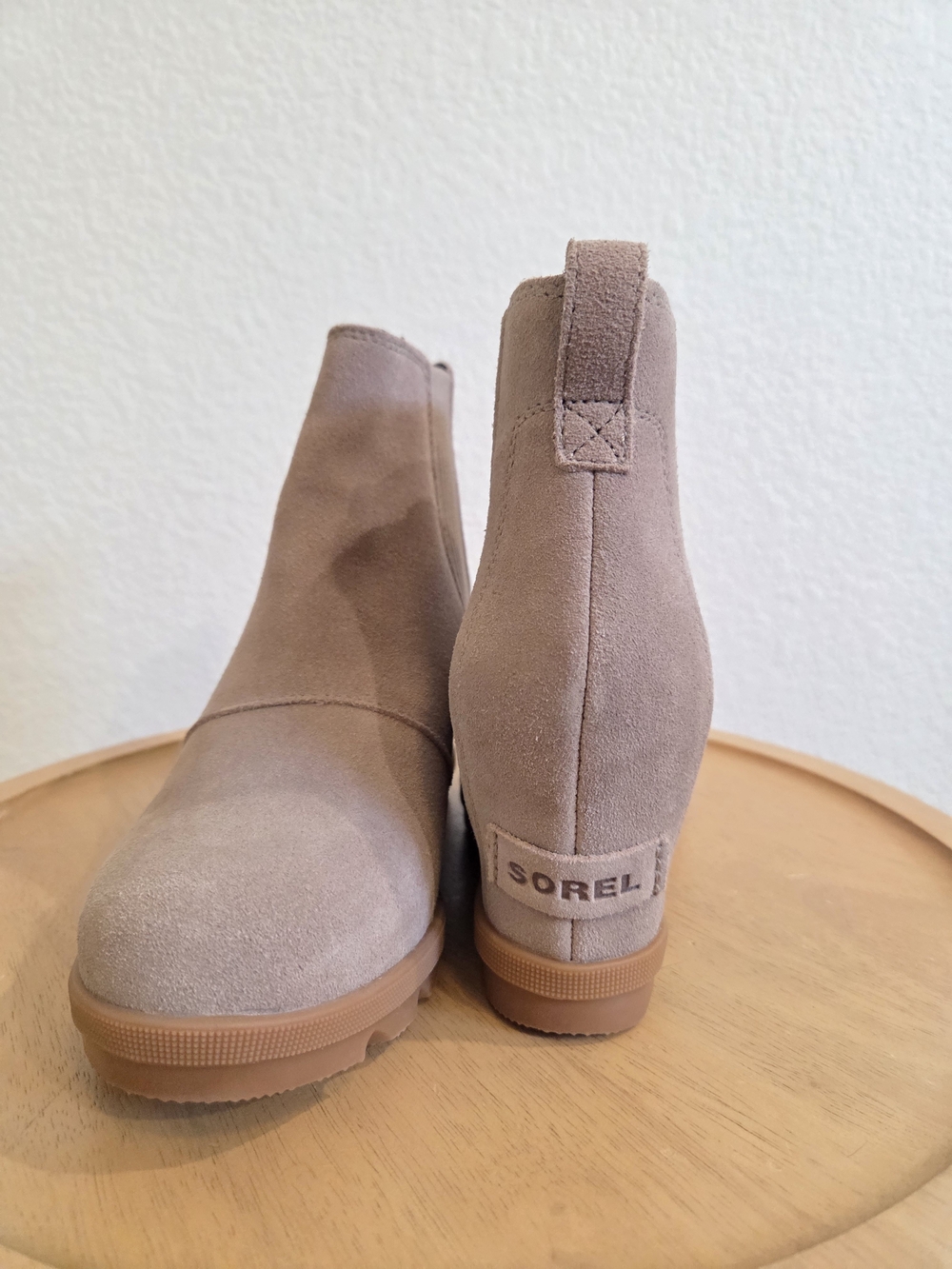 Sorel Women's Suede Chelsea Ankle Boots in Taupe